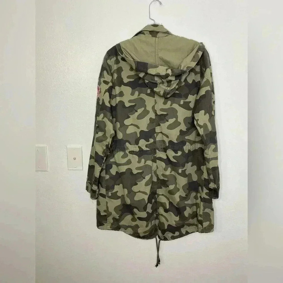 Francesca’s Collections Blue Rain Anorak Camo Embroidered jacket - Picture 6 of 8